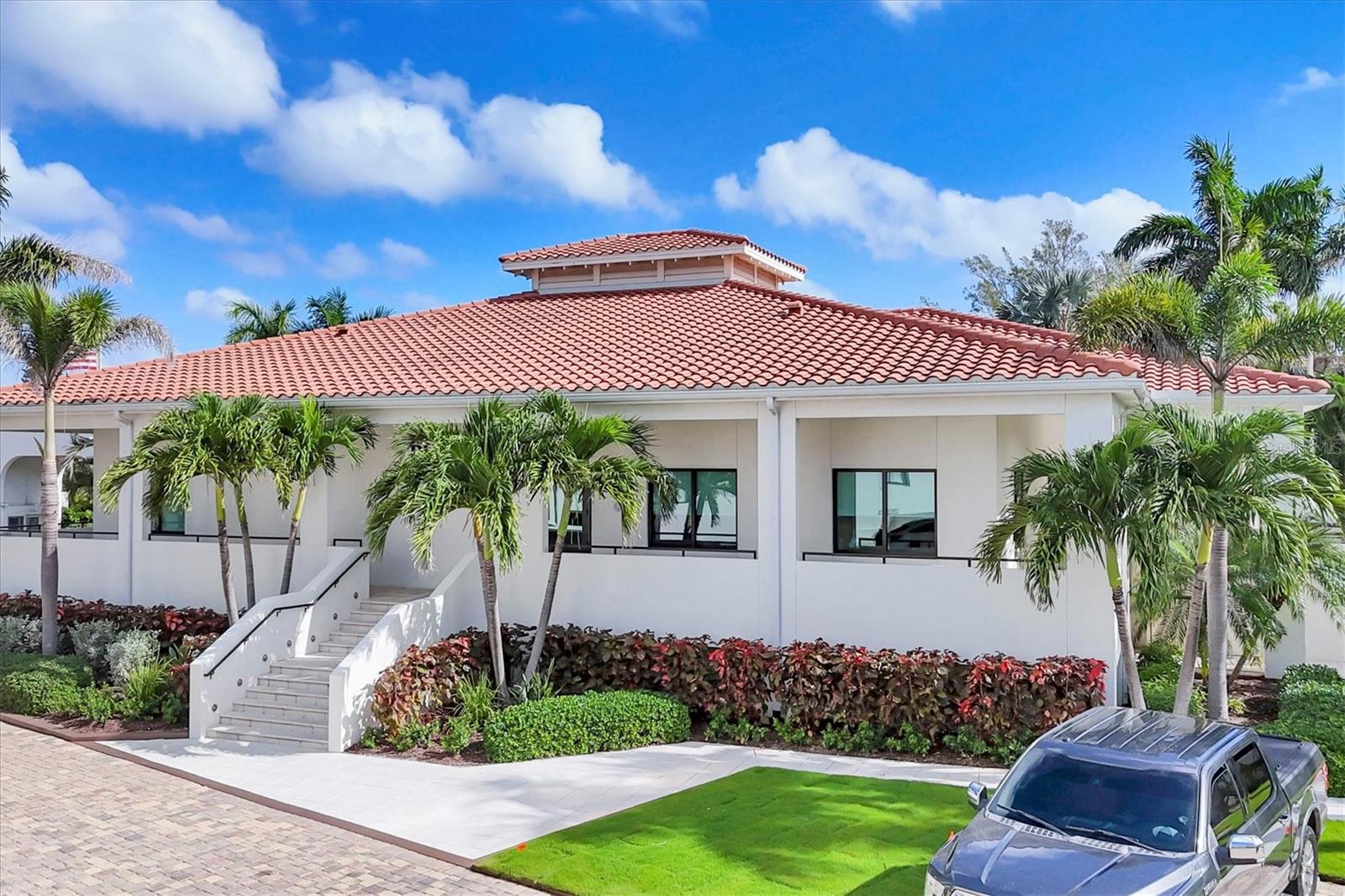 PLAYERS CLUB IV - Residential