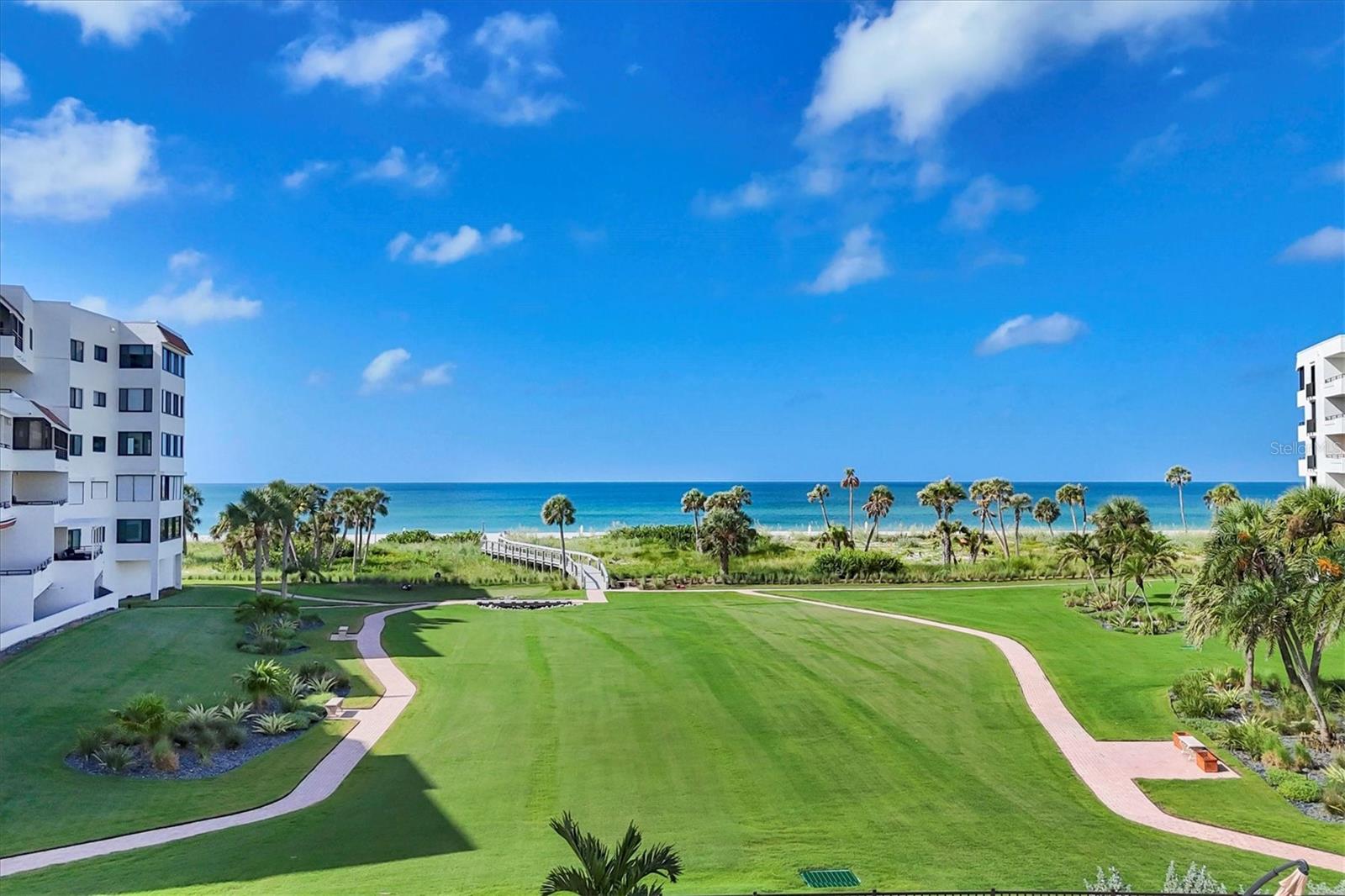 PLAYERS CLUB IV - Residential