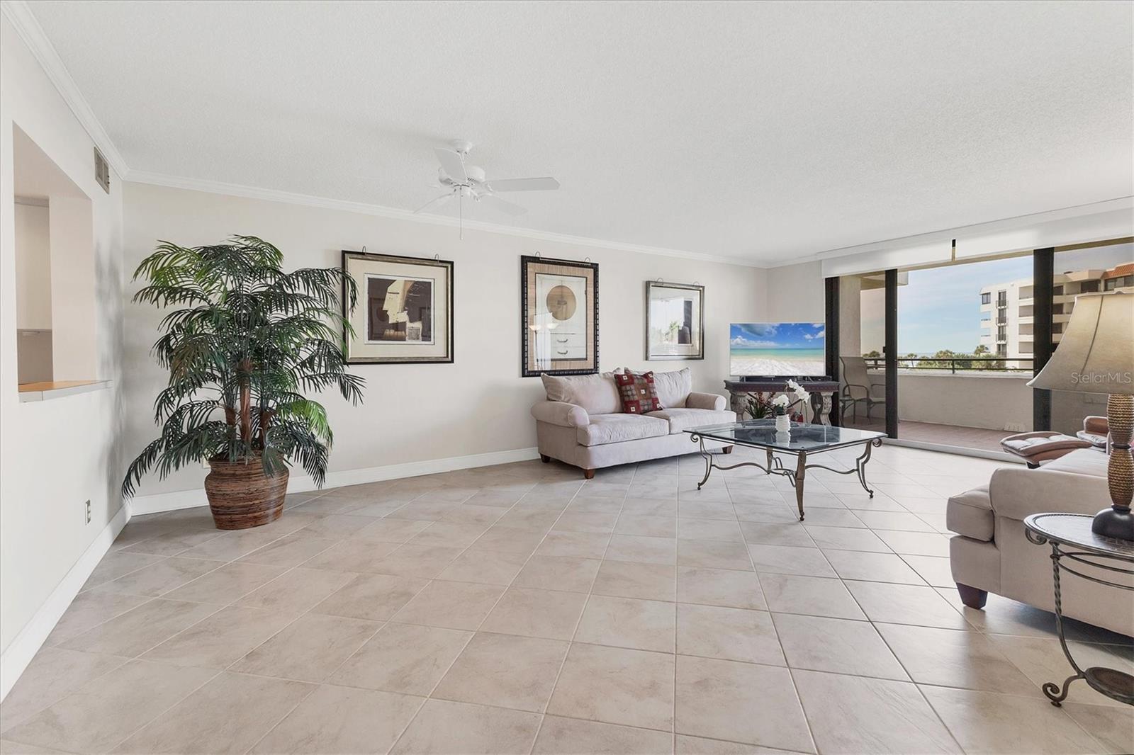 PLAYERS CLUB IV - Residential