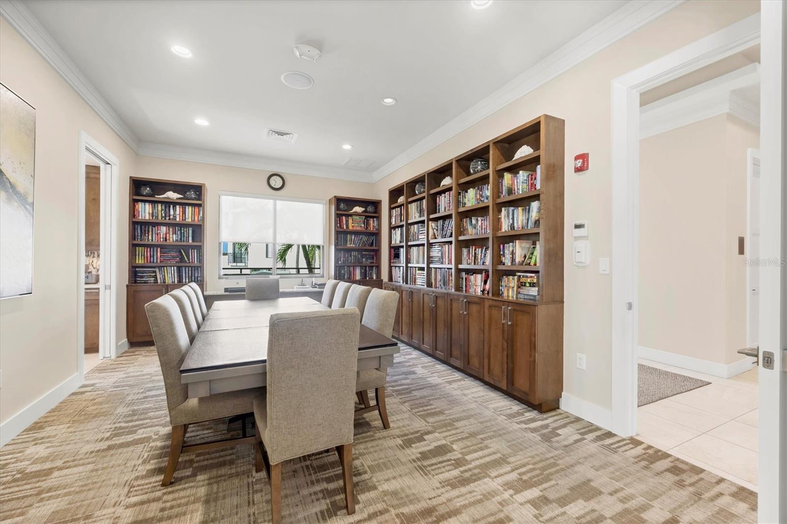 PLAYERS CLUB IV - Residential