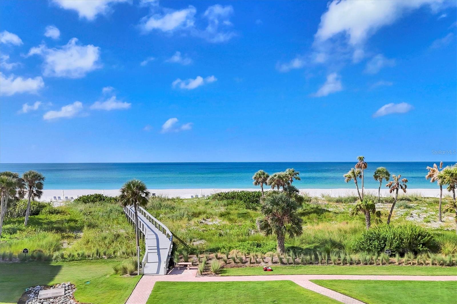 PLAYERS CLUB IV - Residential