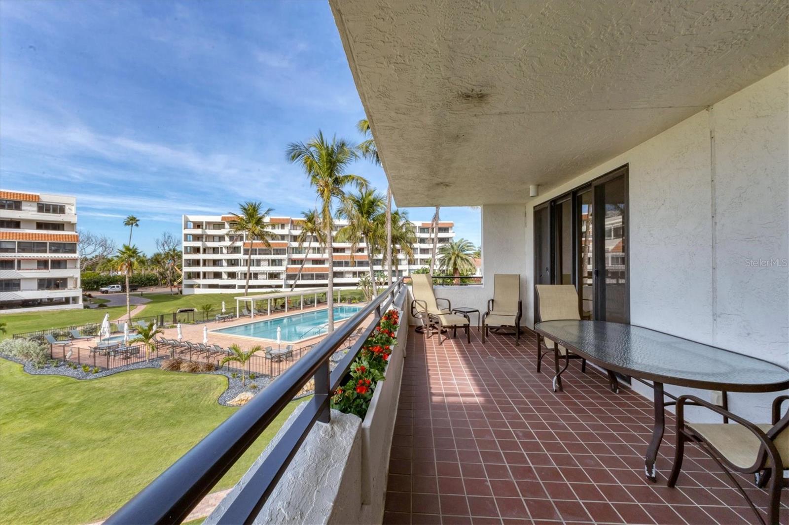 PLAYERS CLUB IV - Residential