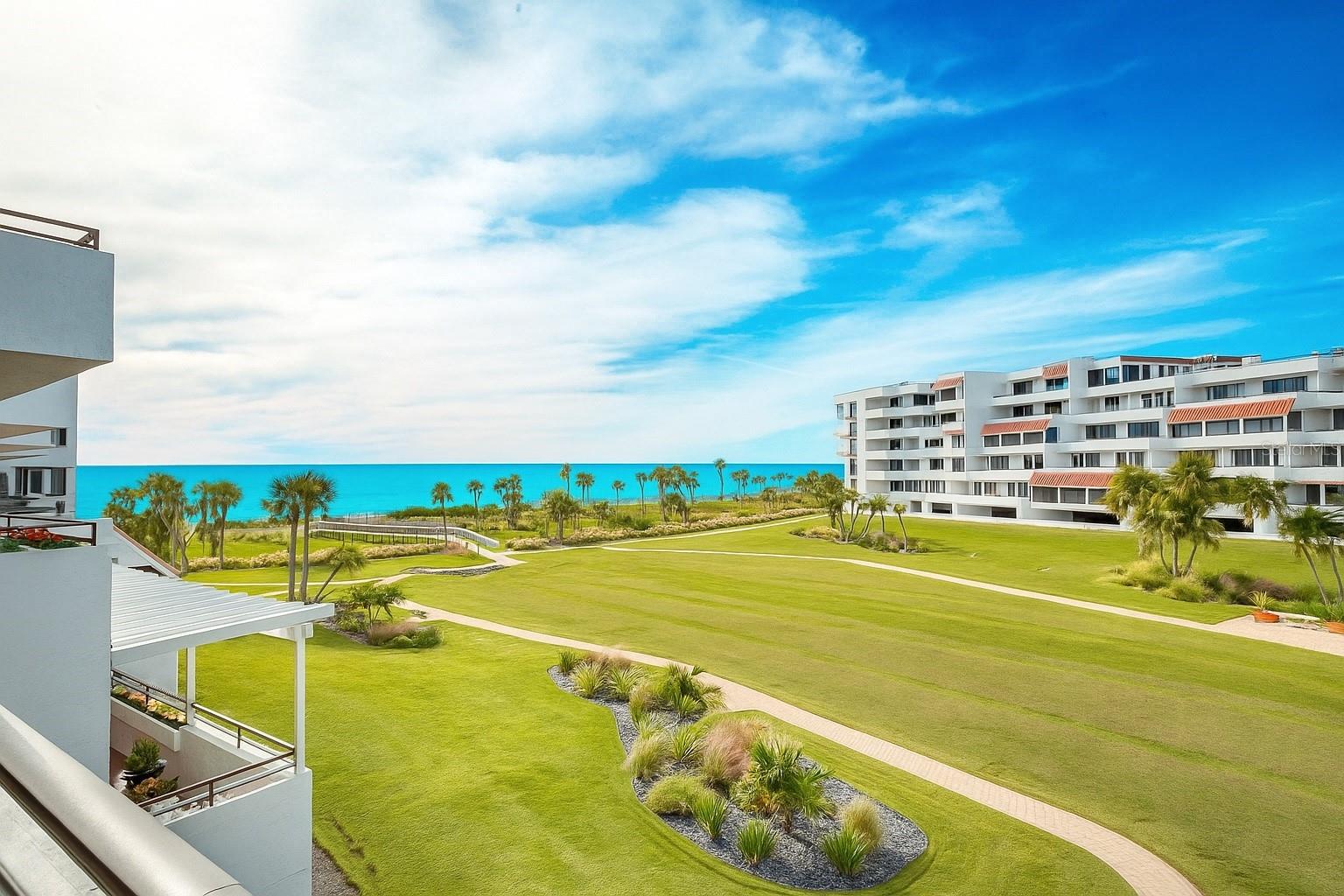 PLAYERS CLUB IV - Residential