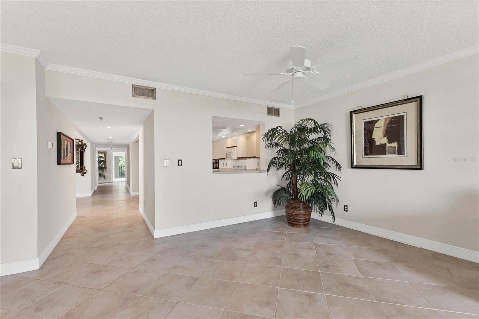 PLAYERS CLUB IV - Residential