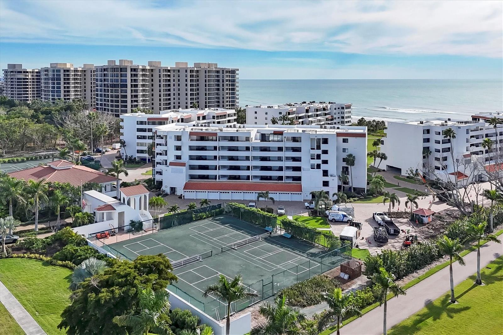 PLAYERS CLUB IV - Residential