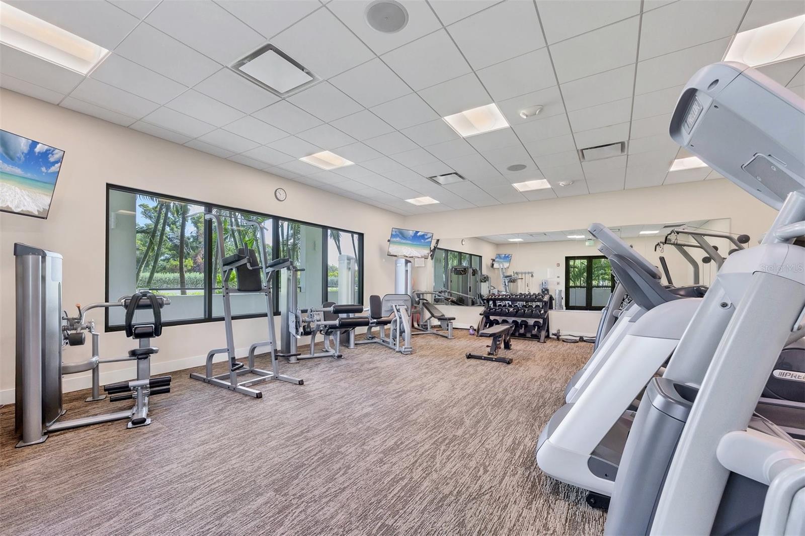 PLAYERS CLUB IV - Residential