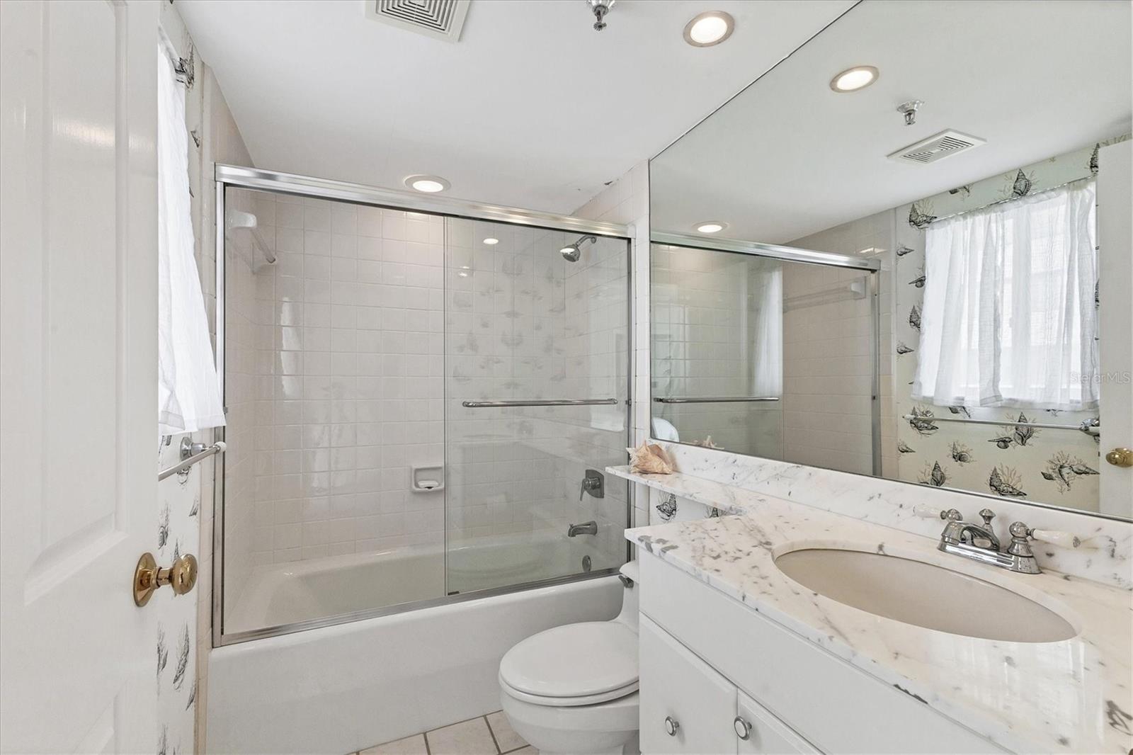 PLAYERS CLUB IV - Residential