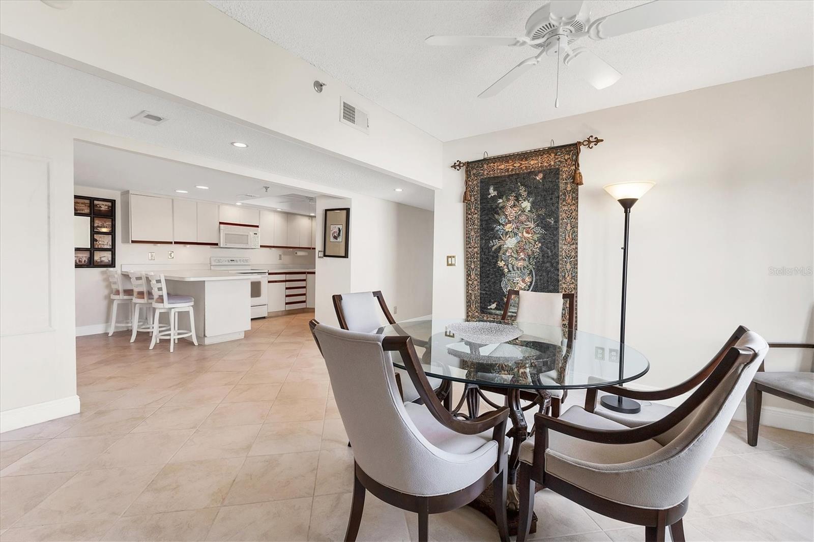 PLAYERS CLUB IV - Residential