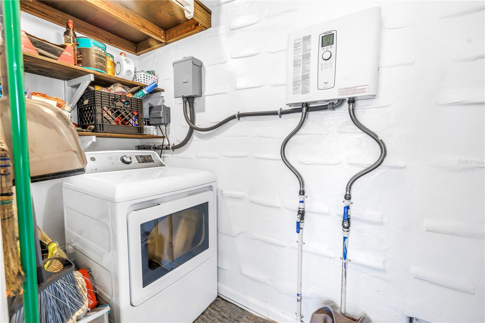 LAKEWOOD ESTATES SEC C - Residential Lease