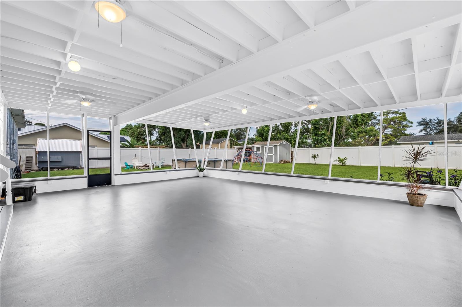 LAKEWOOD ESTATES SEC C - Residential Lease