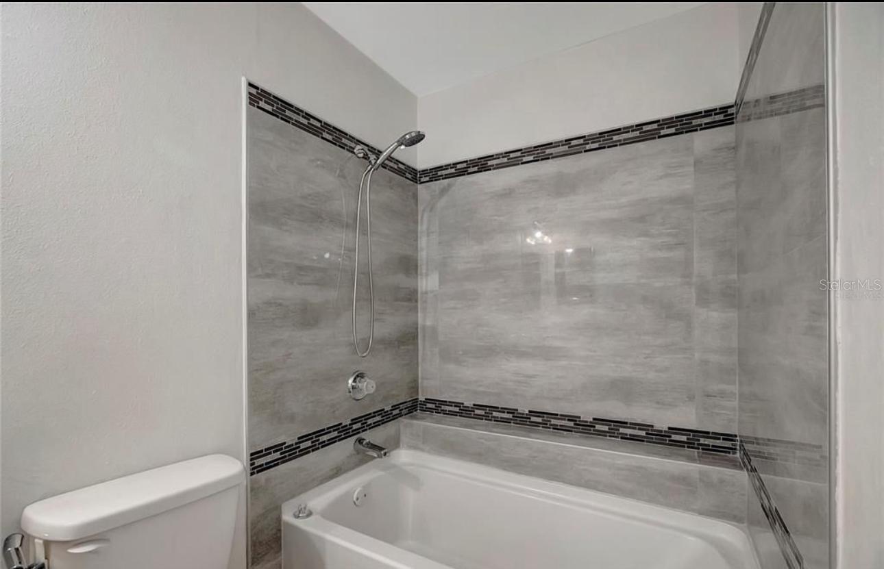 THE LANDINGS OF TAMPA A CONDOM - Residential Lease