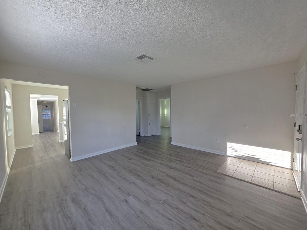 Photo of 548 47th Avenue N, St Petersburg, FL 33703 (MLS # TB8436066)