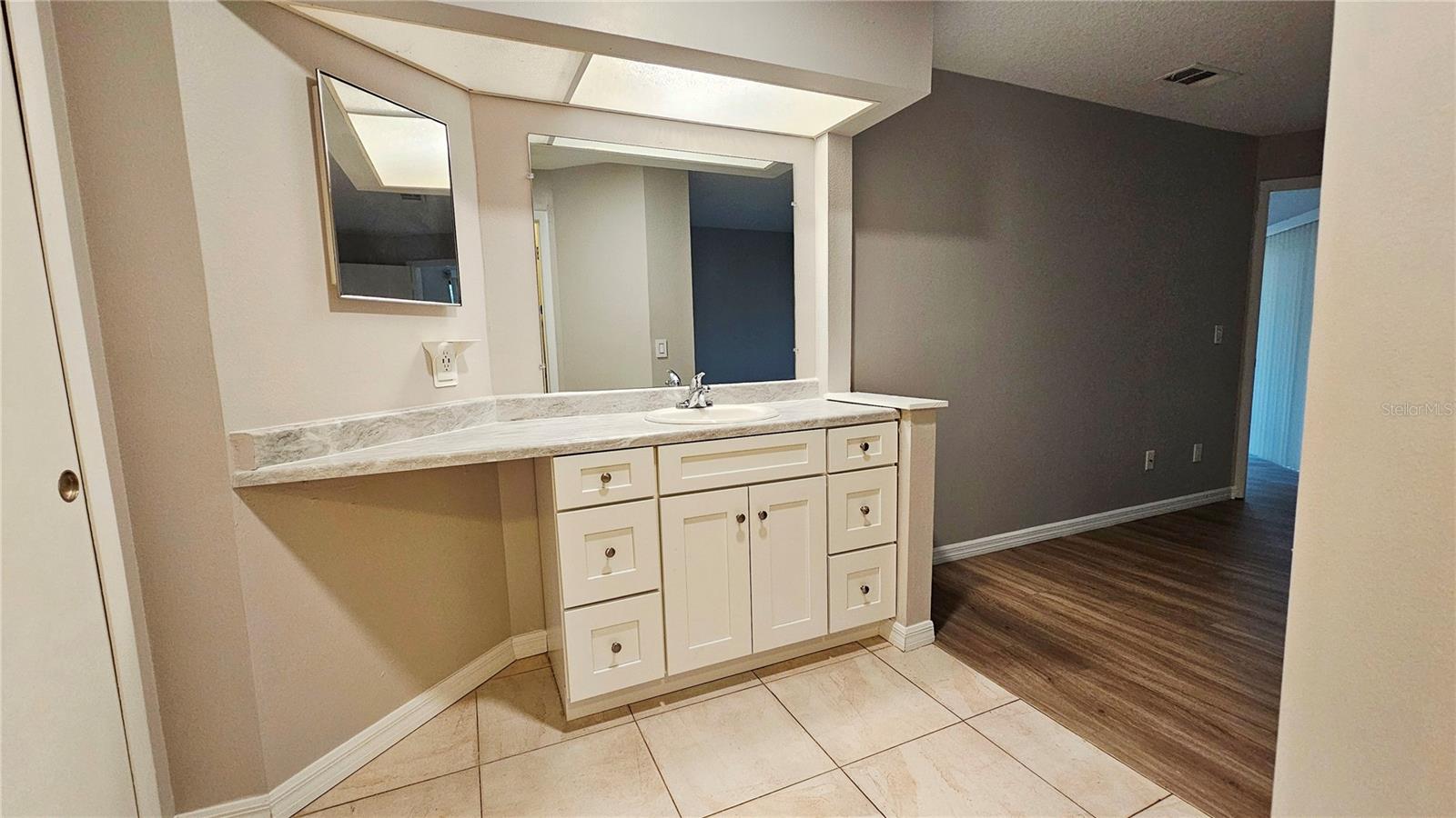 SANCTUARY AT BAY HILL CONDO - Residential Lease