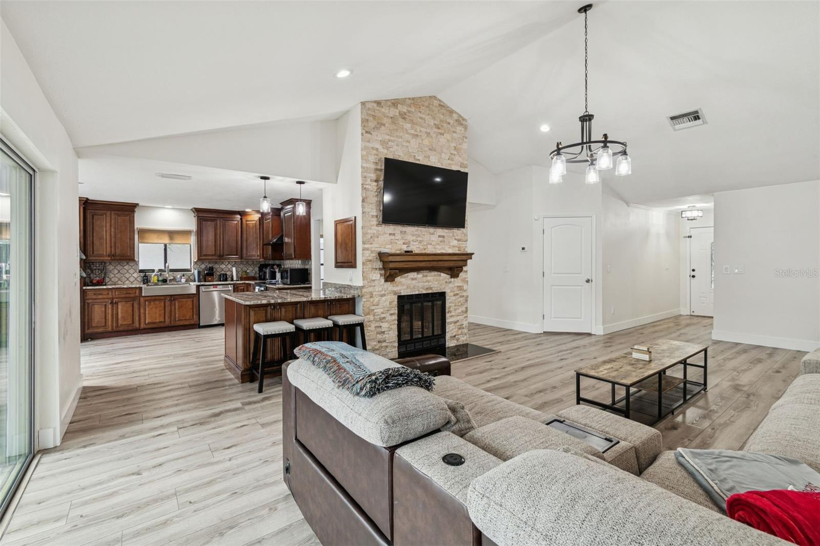 15007 REDCLIFF DRIVE