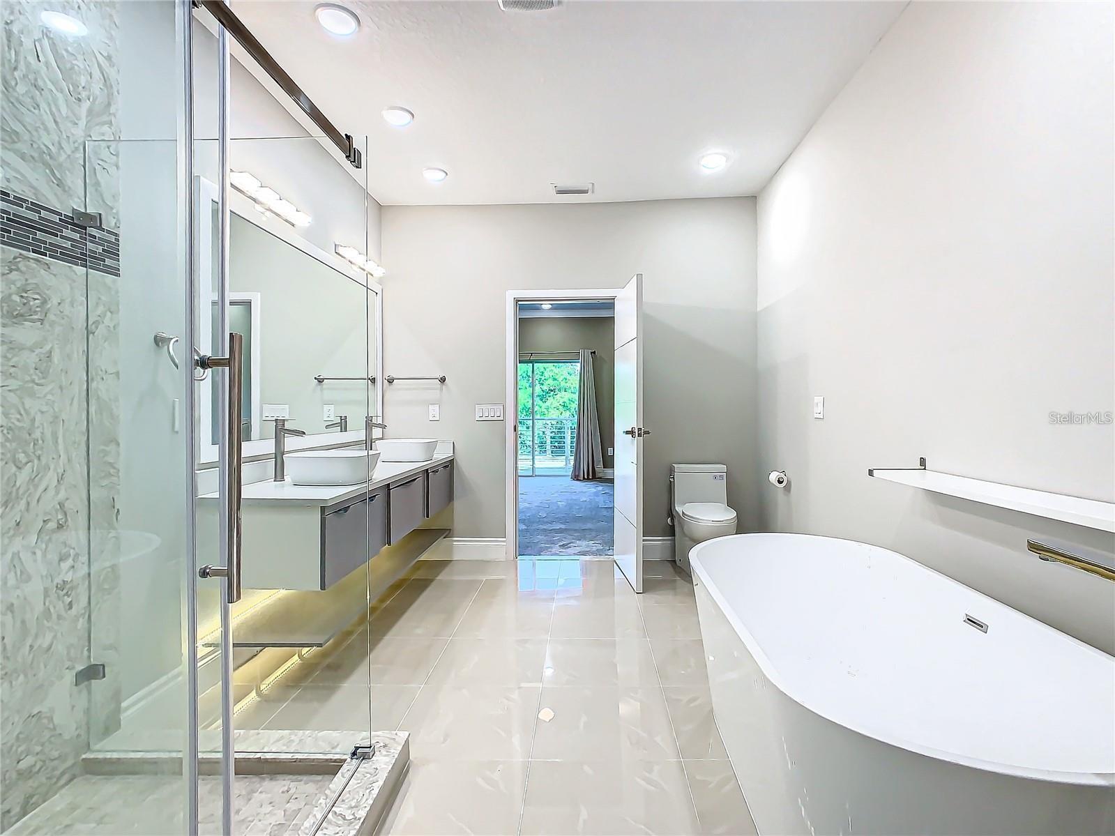 2000 GREENBRIAR TERRACE