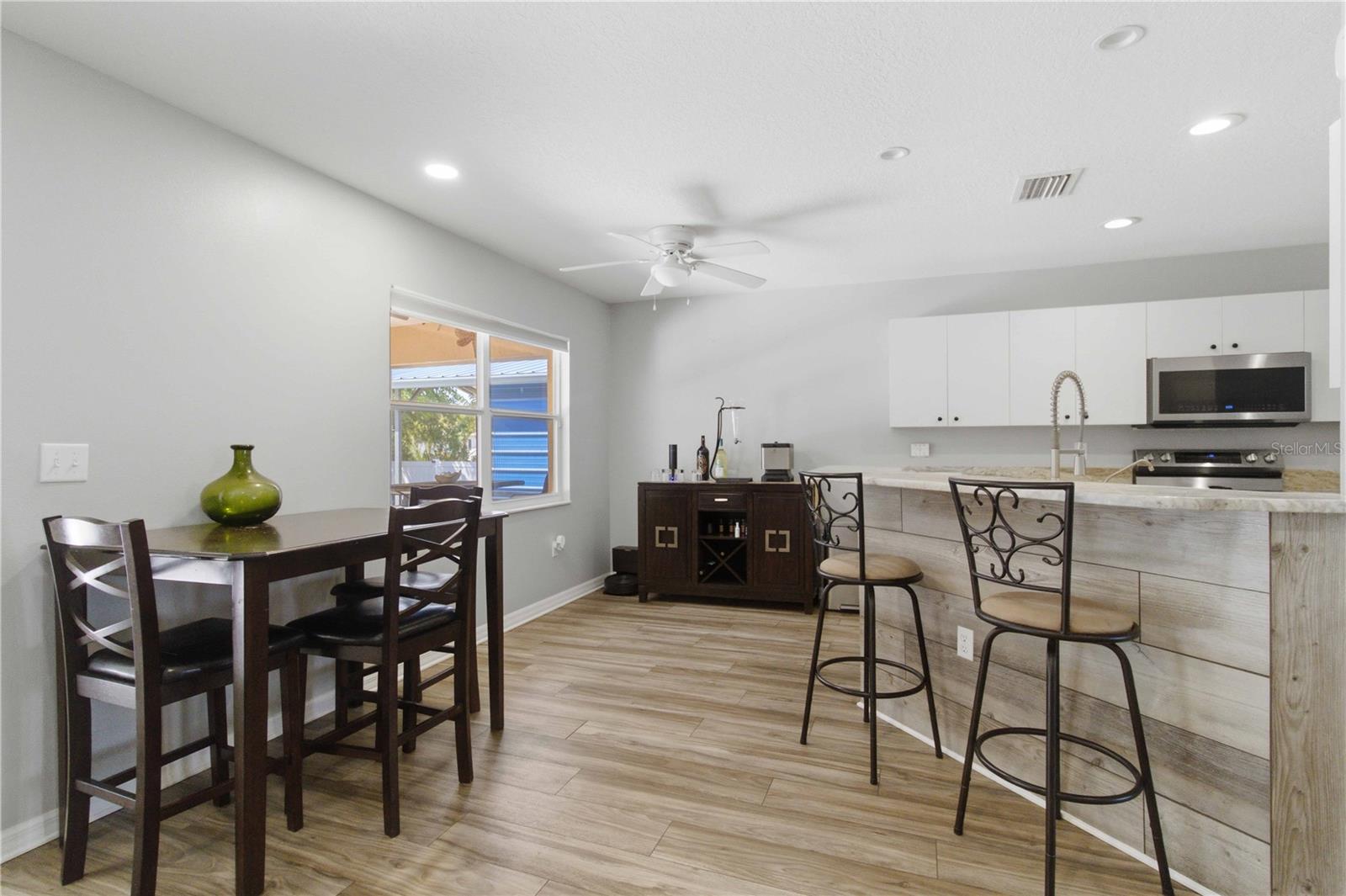 TROPICAL HARBOR SEC 3 - Residential