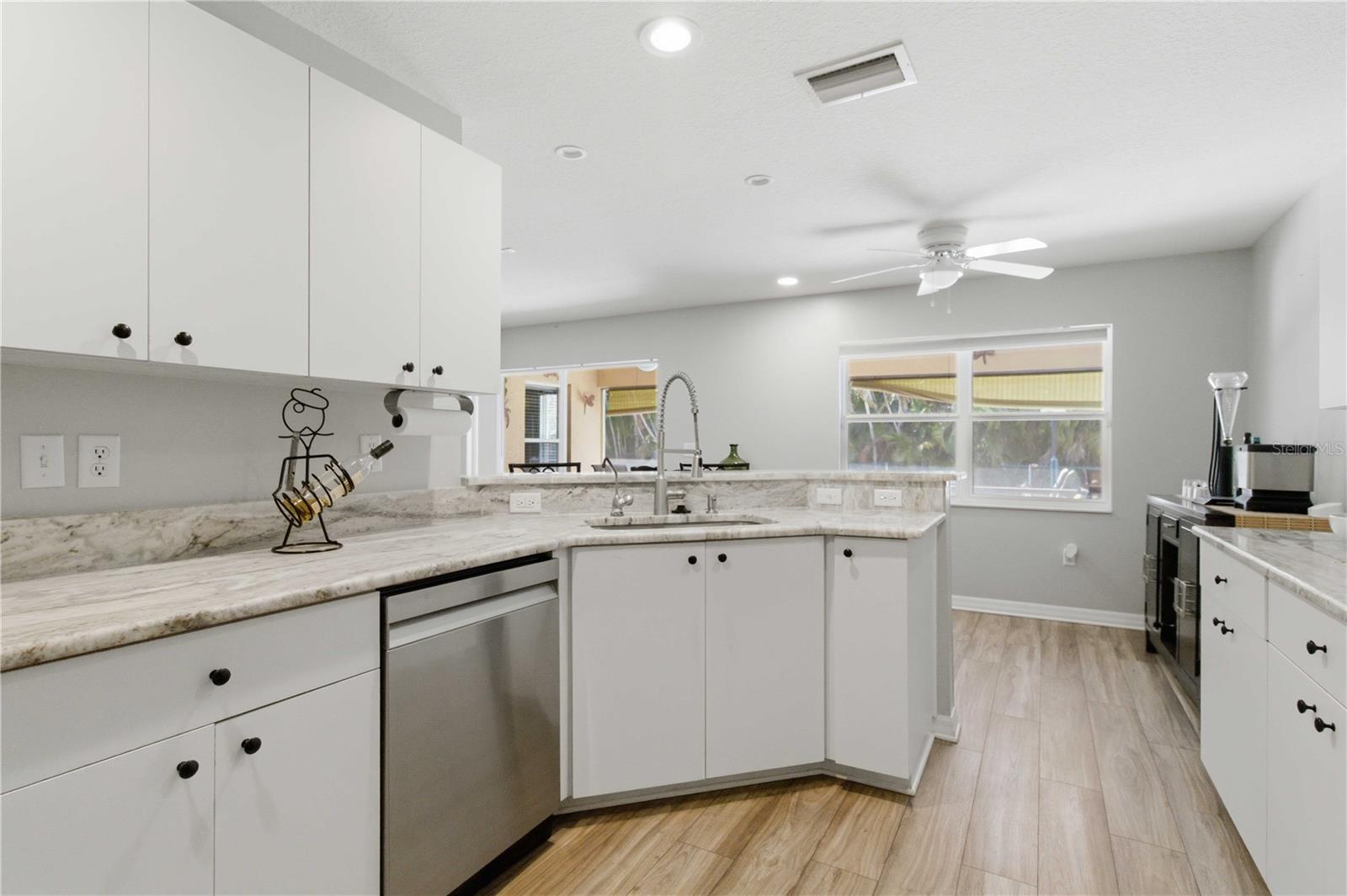 TROPICAL HARBOR SEC 3 - Residential