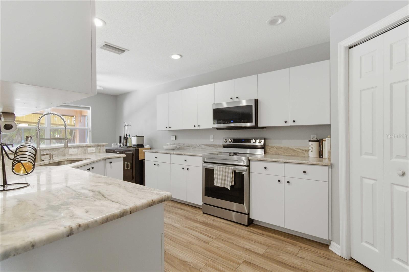 TROPICAL HARBOR SEC 3 - Residential