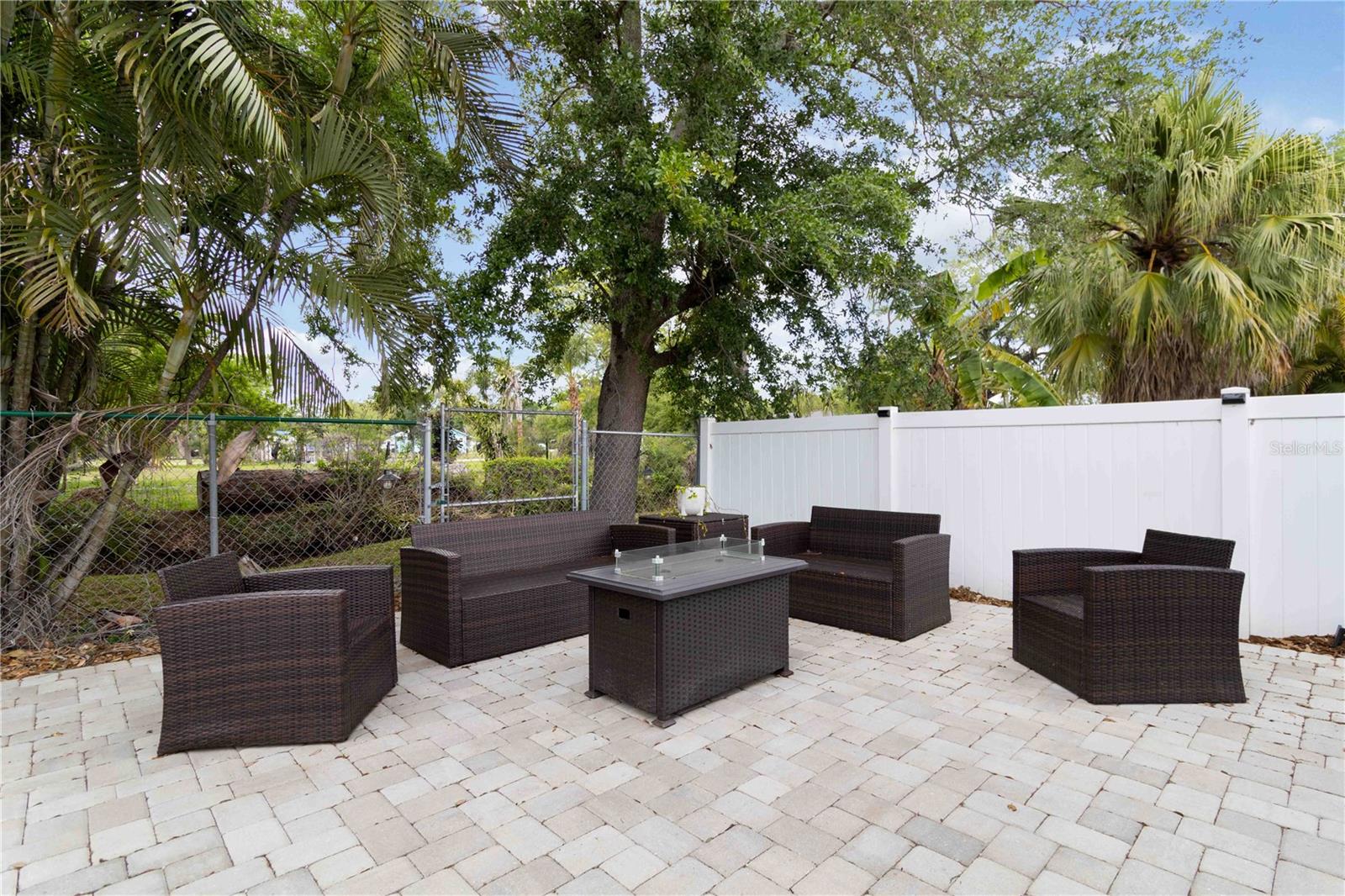 TROPICAL HARBOR SEC 3 - Residential