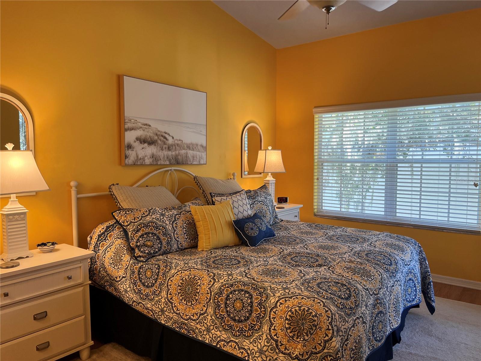 PLAZA DE FLORES - Residential Lease