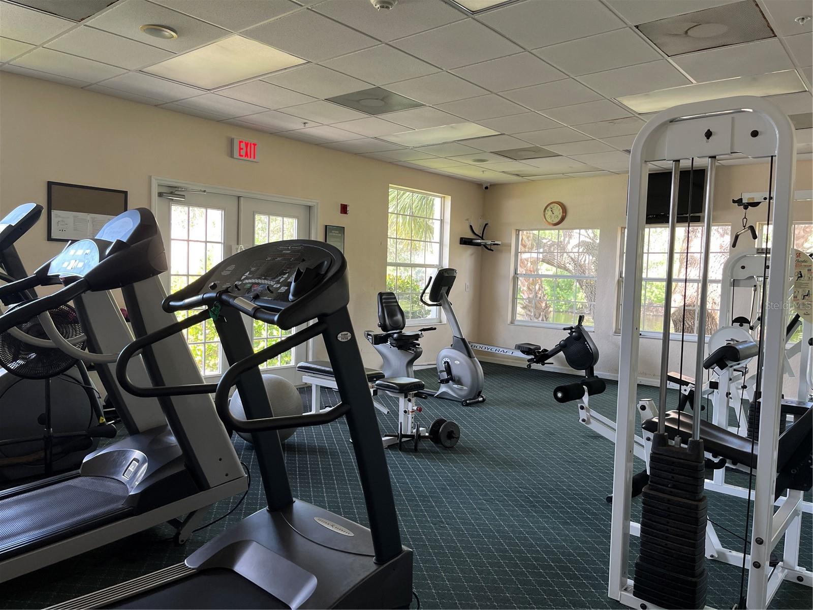 PLAZA DE FLORES - Residential Lease