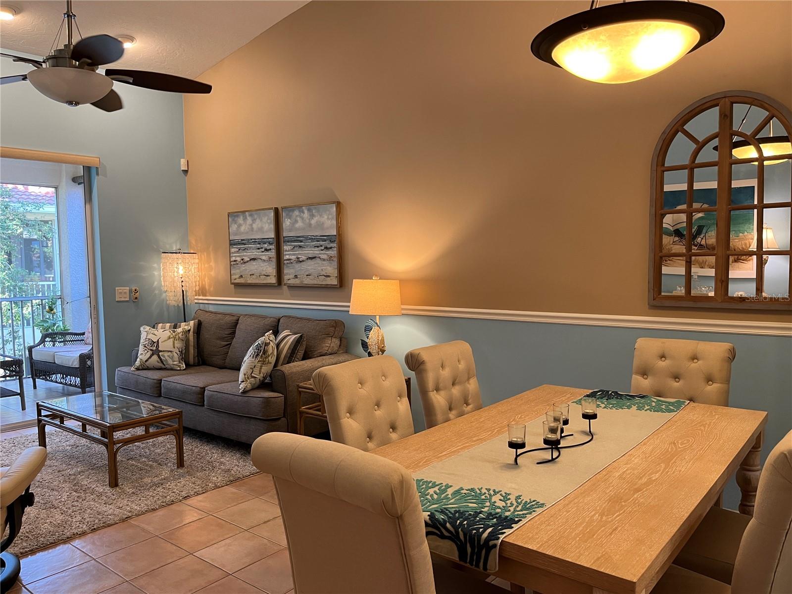 PLAZA DE FLORES - Residential Lease