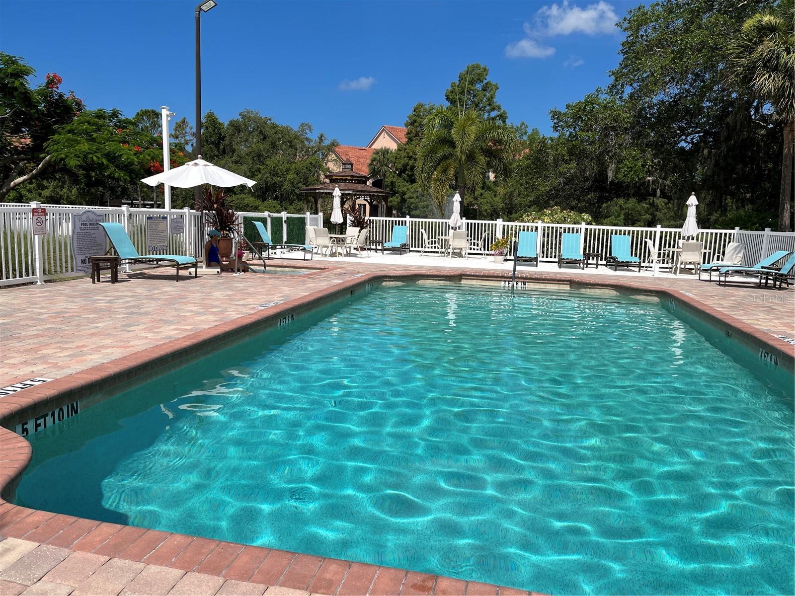 PLAZA DE FLORES - Residential Lease