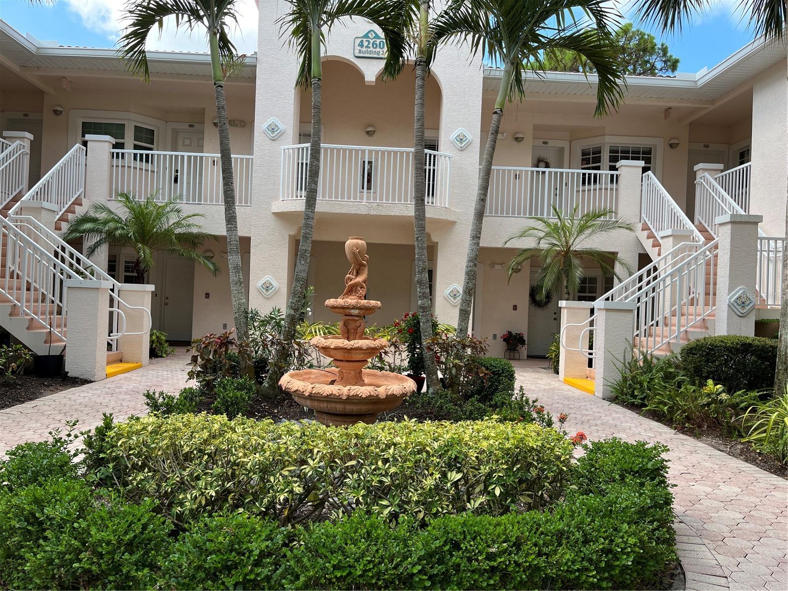 PLAZA DE FLORES - Residential Lease