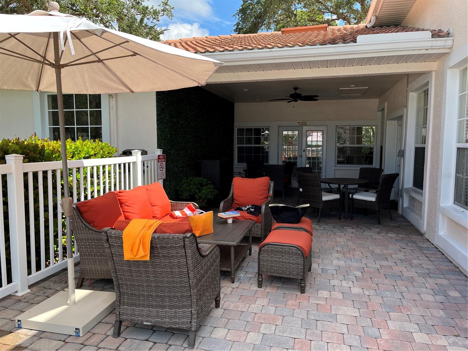 PLAZA DE FLORES - Residential Lease