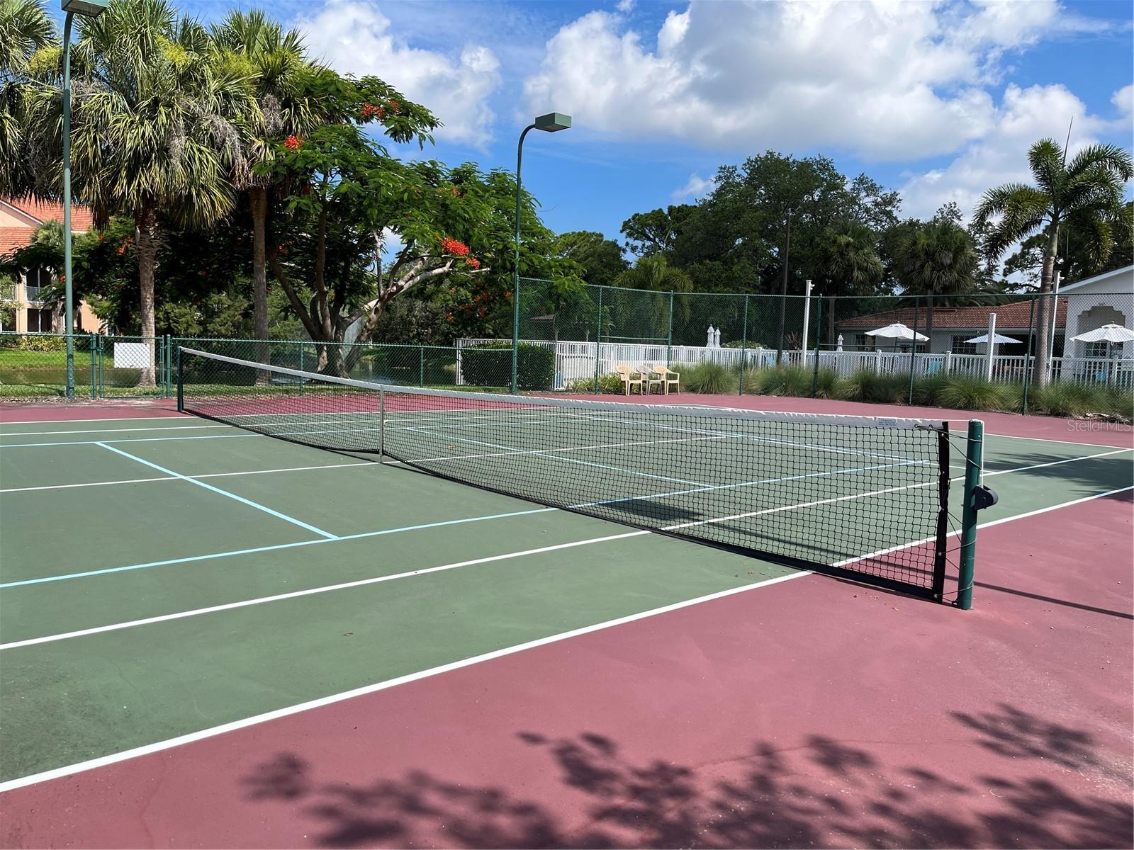 PLAZA DE FLORES - Residential Lease