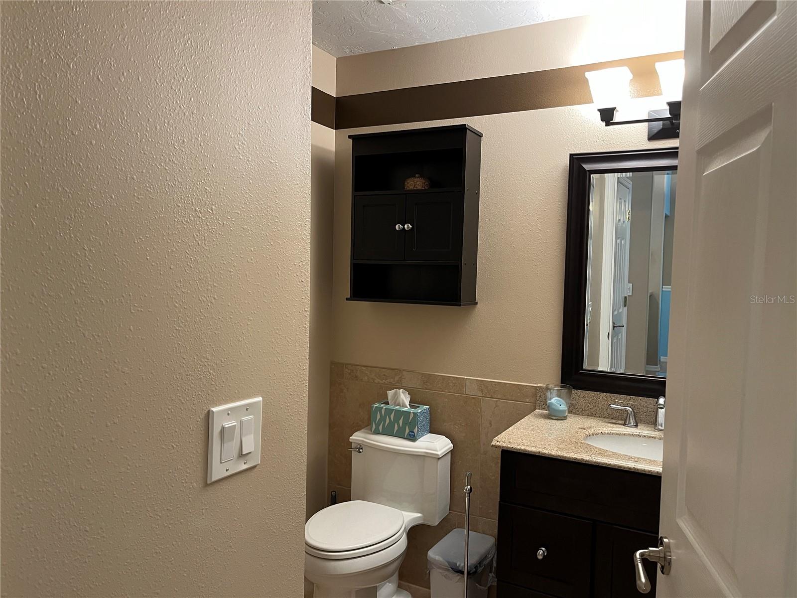 PLAZA DE FLORES - Residential Lease