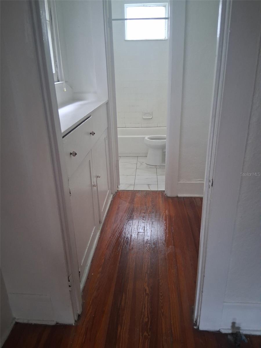 N L MILLS ADD - Residential Lease