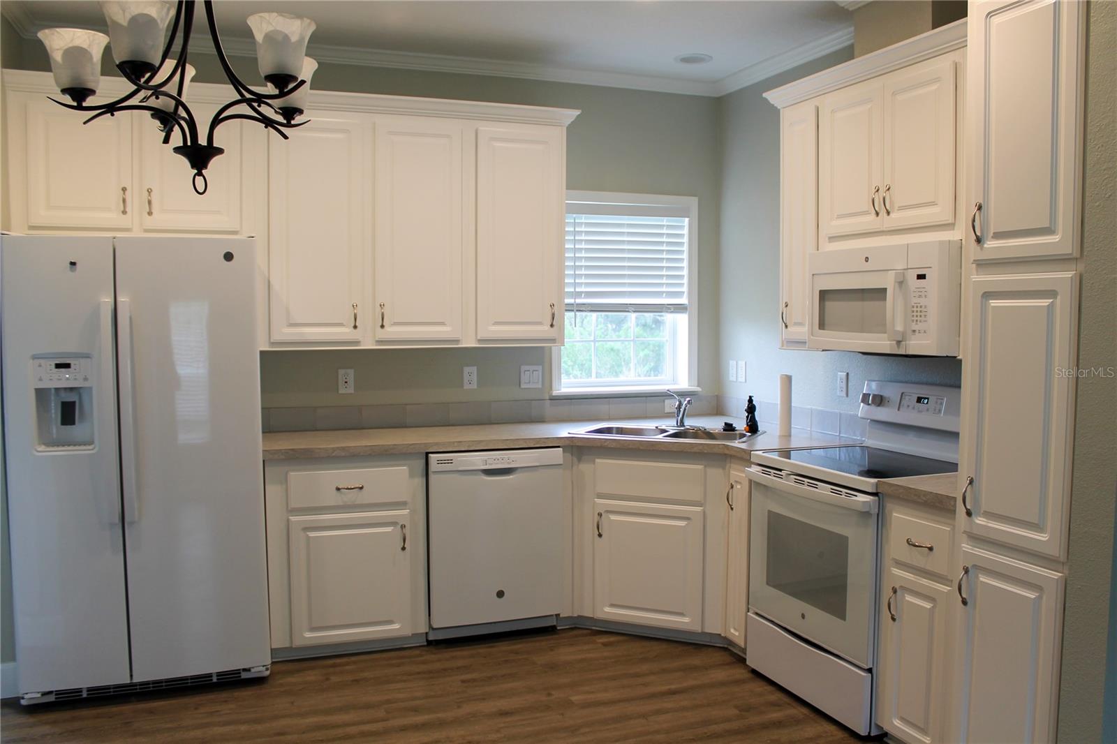 HOOD MANOR ESTATES - Residential Lease