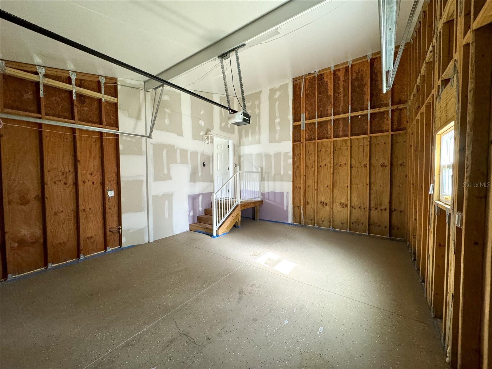 HOOD MANOR ESTATES - Residential Lease