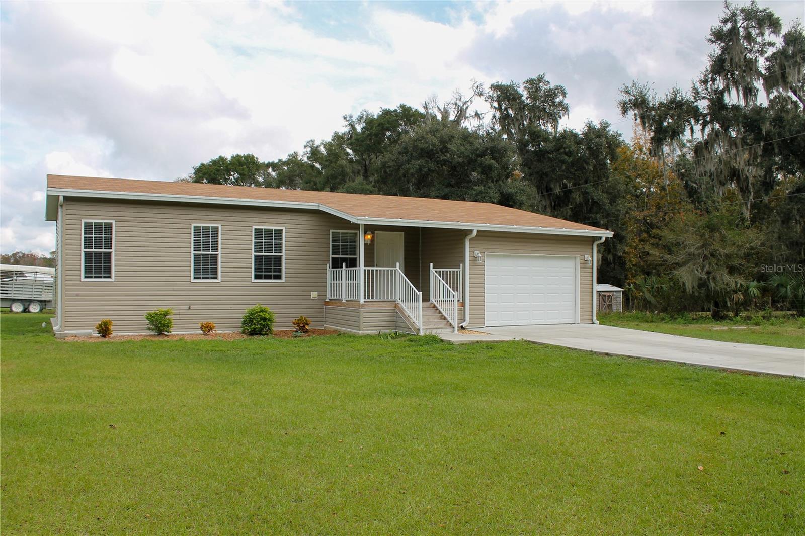 HOOD MANOR ESTATES - Residential Lease