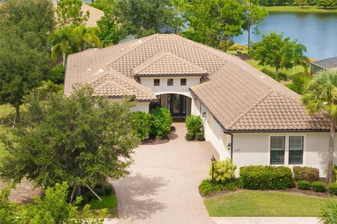 Photo of 16229 Castle Park Terrace, Lakewood Ranch, FL 34202 (MLS # A4708018)
