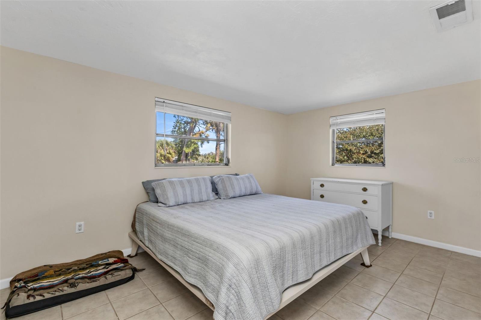 SOUTH VENICE - Residential