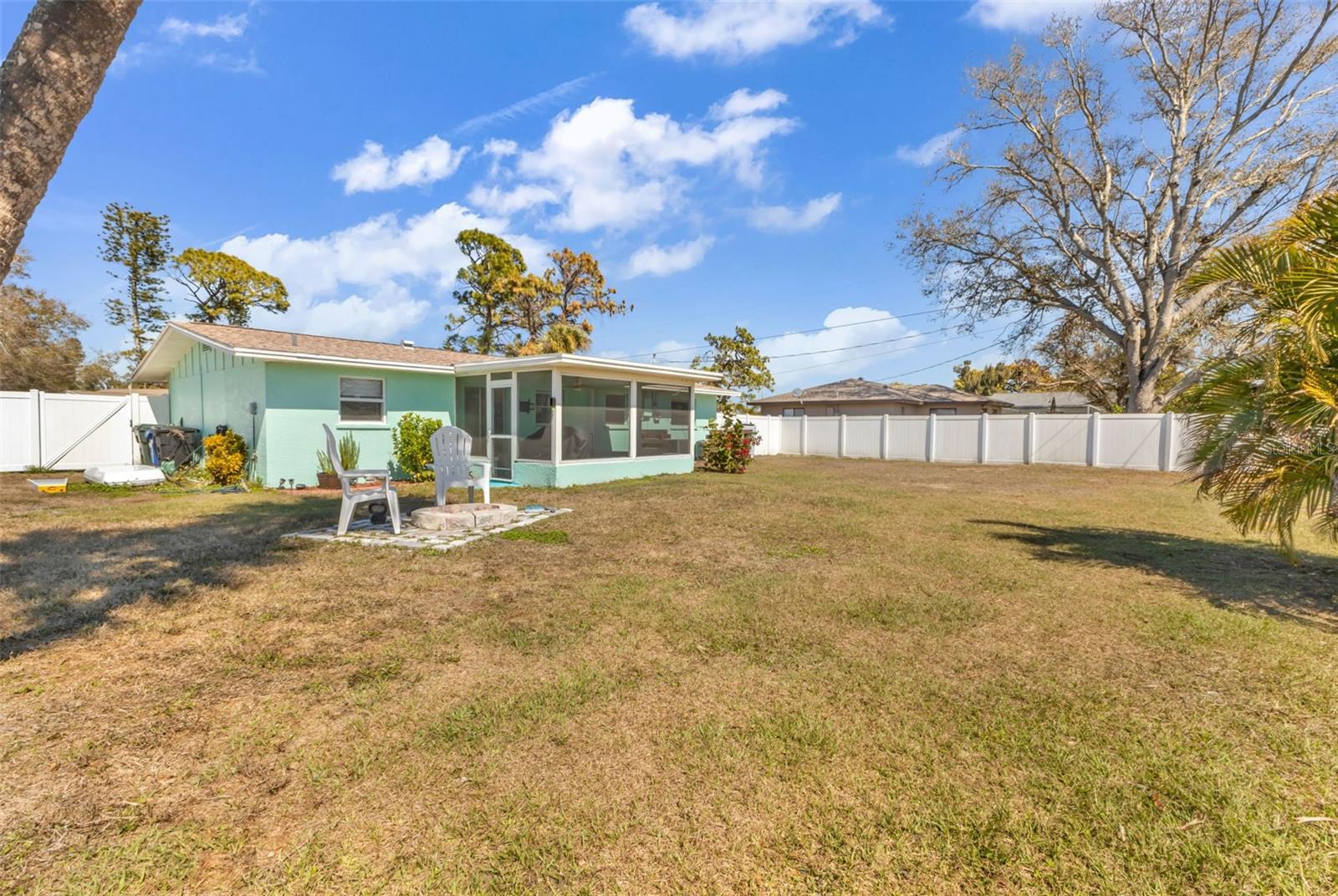 SOUTH VENICE - Residential