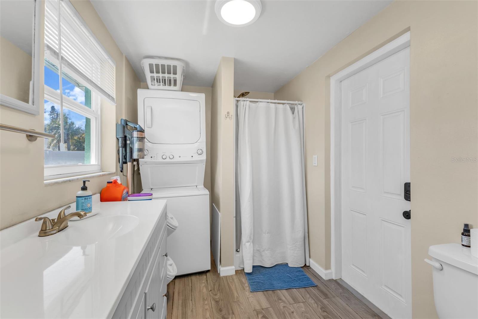 SOUTH VENICE - Residential