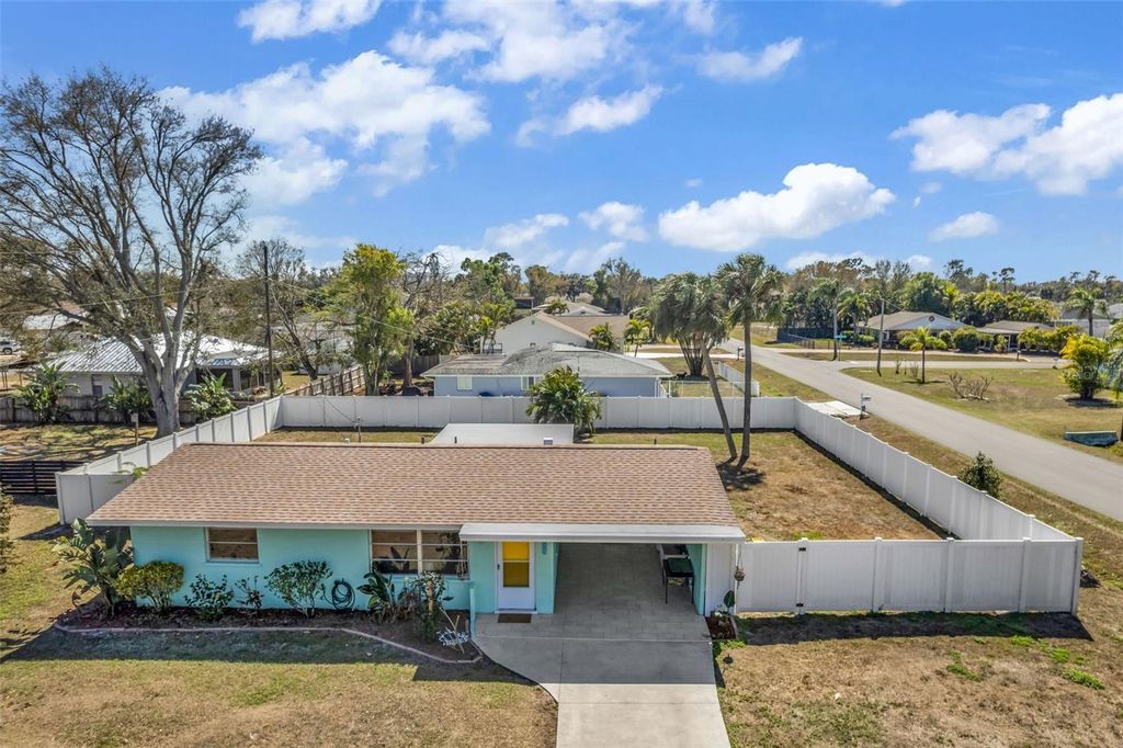 Photo of 960 Darwin Road, Venice, FL 34293 (MLS # D6146410)