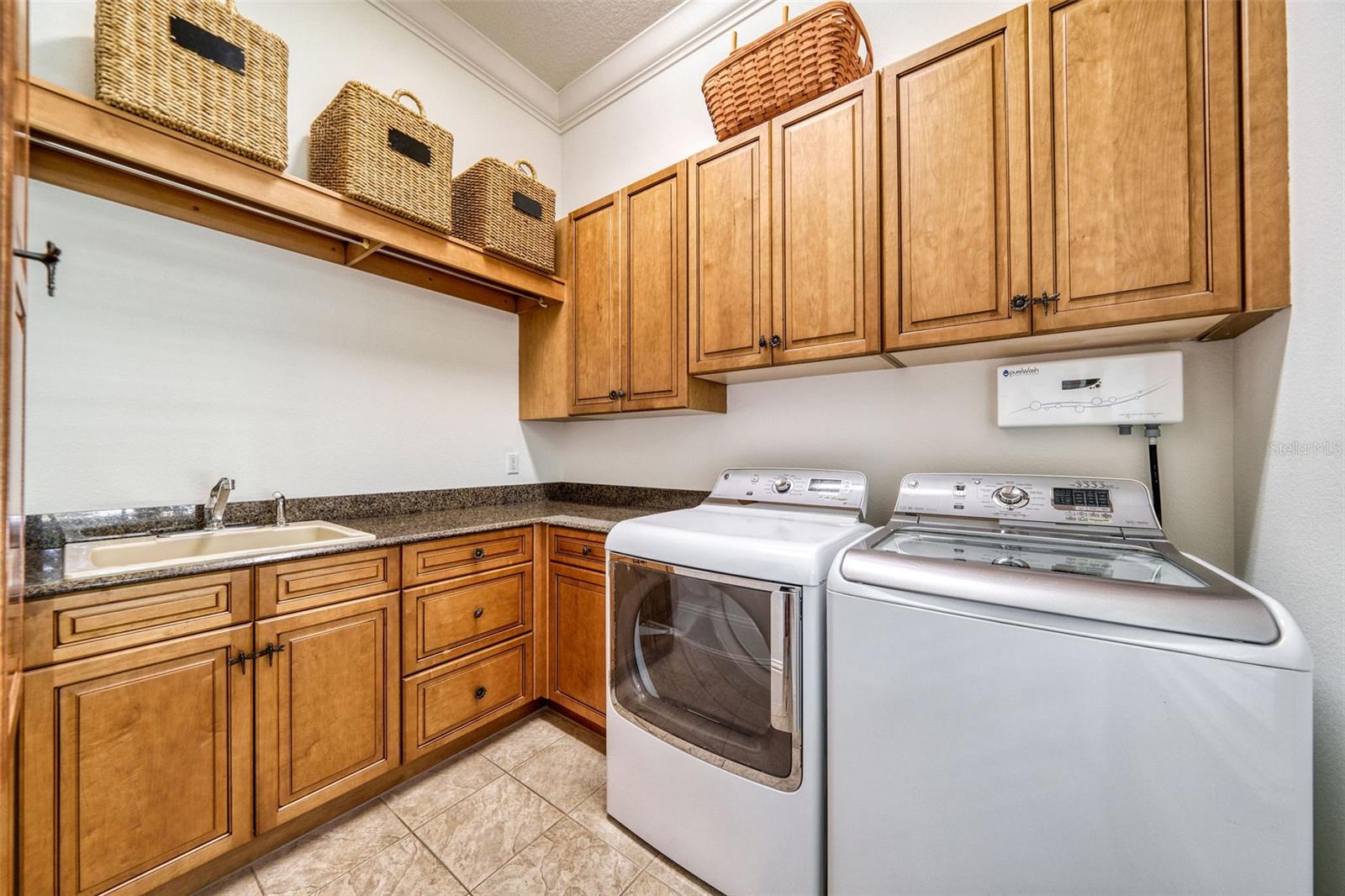 BALDWIN PARK UT 01 50 121 - Residential