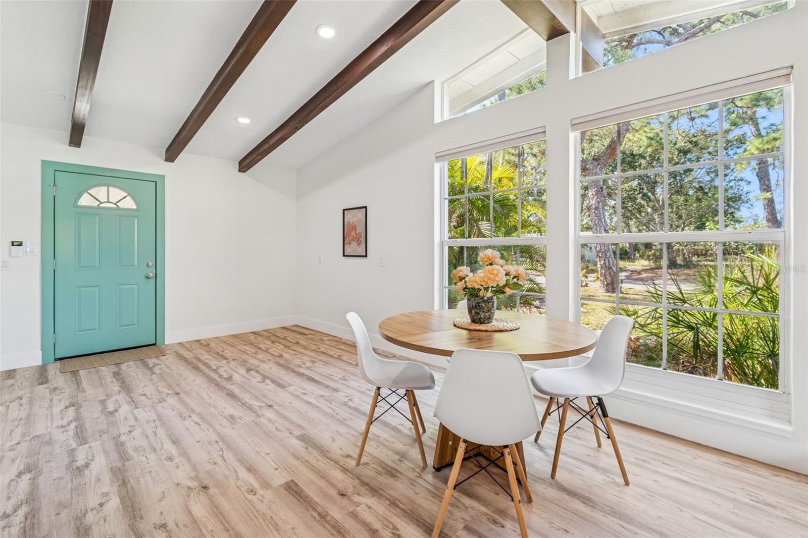 SUN-LIT SHORES - Residential