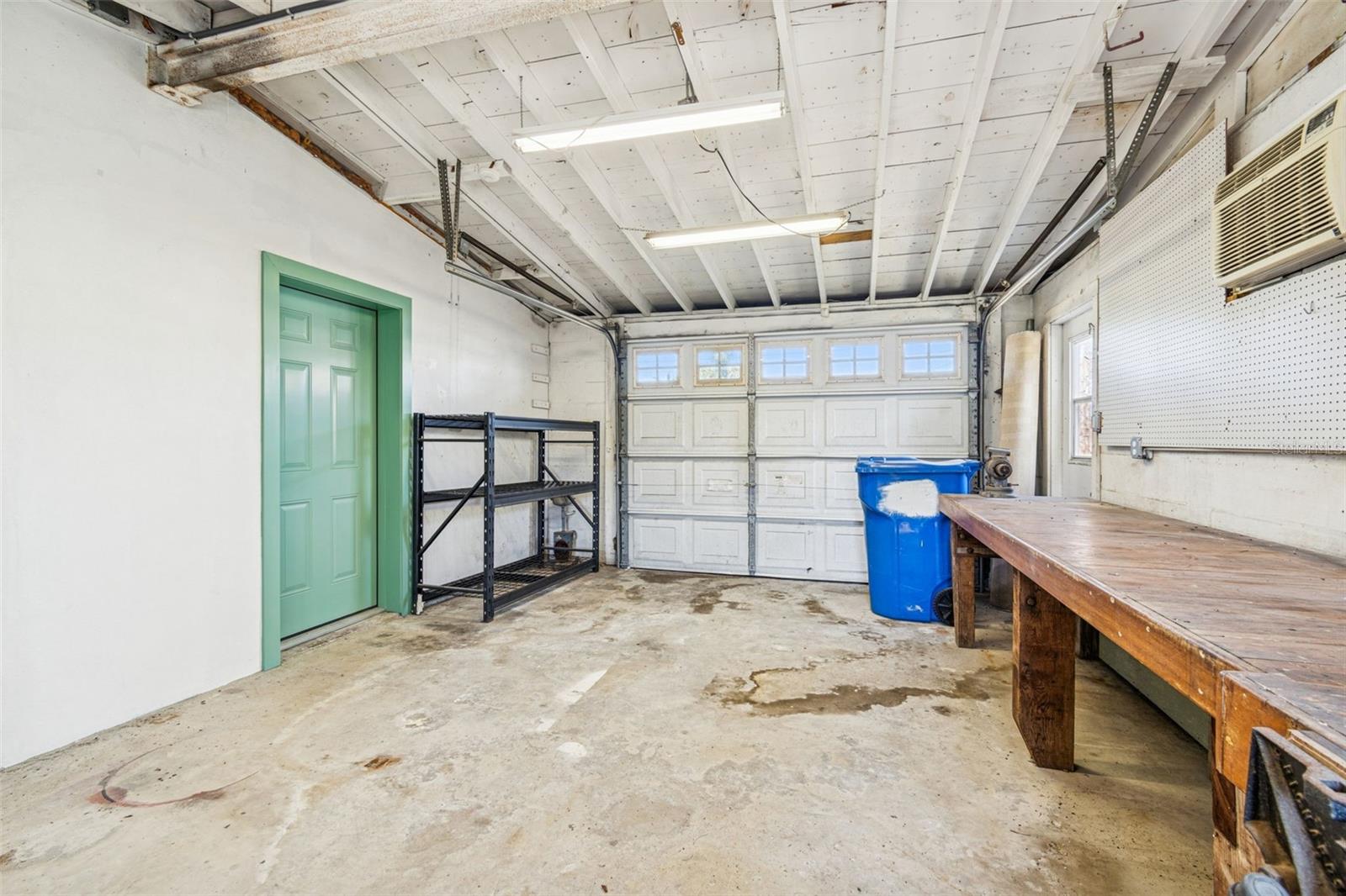 SUN-LIT SHORES - Residential