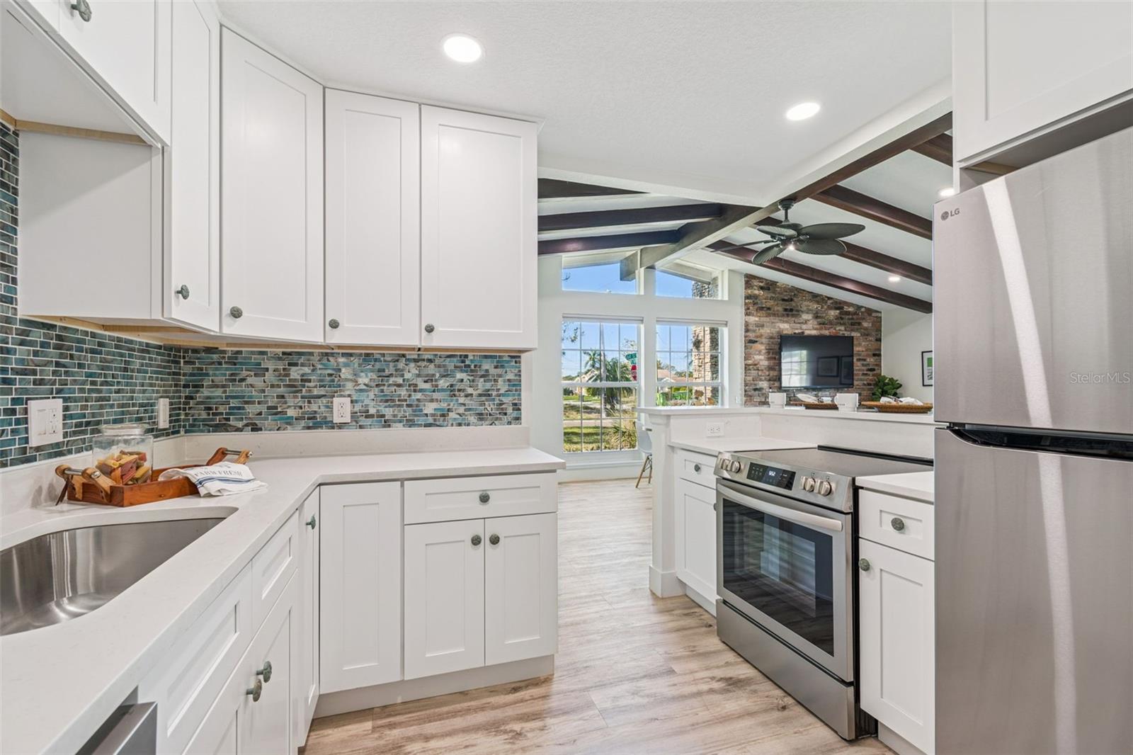 SUN-LIT SHORES - Residential