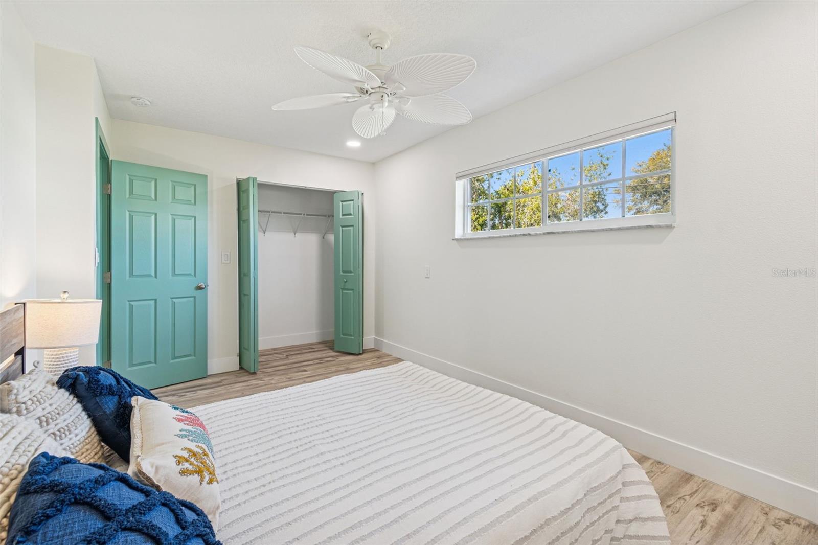 SUN-LIT SHORES - Residential