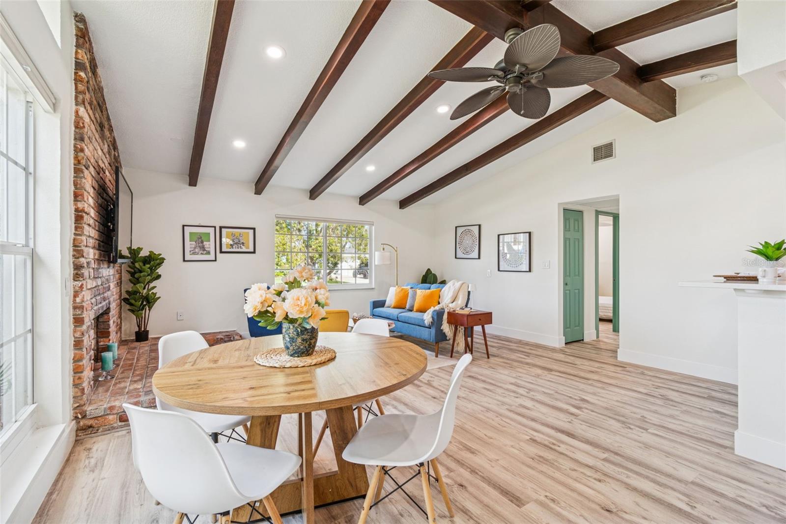 SUN-LIT SHORES - Residential