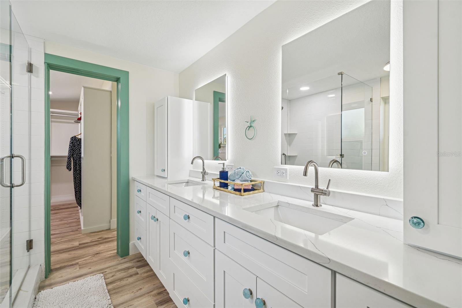 SUN-LIT SHORES - Residential