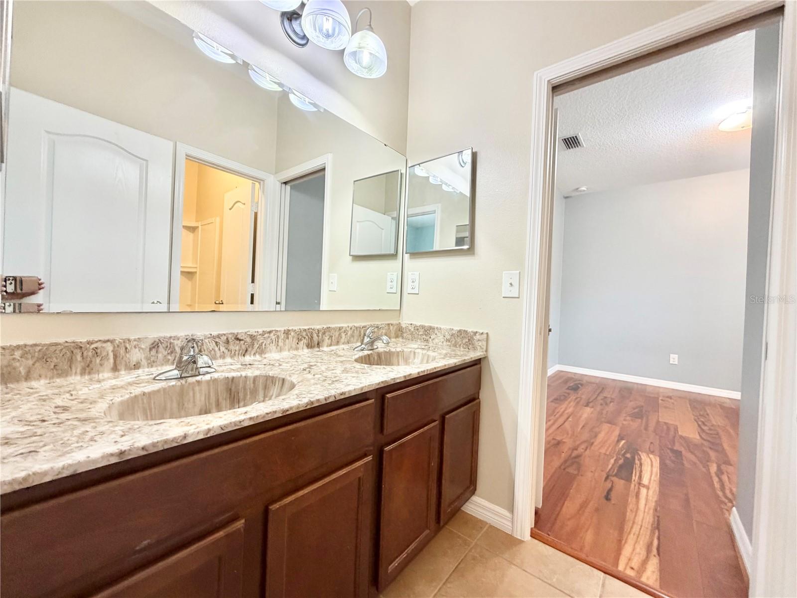 CHAPMAN COVE - Residential Lease