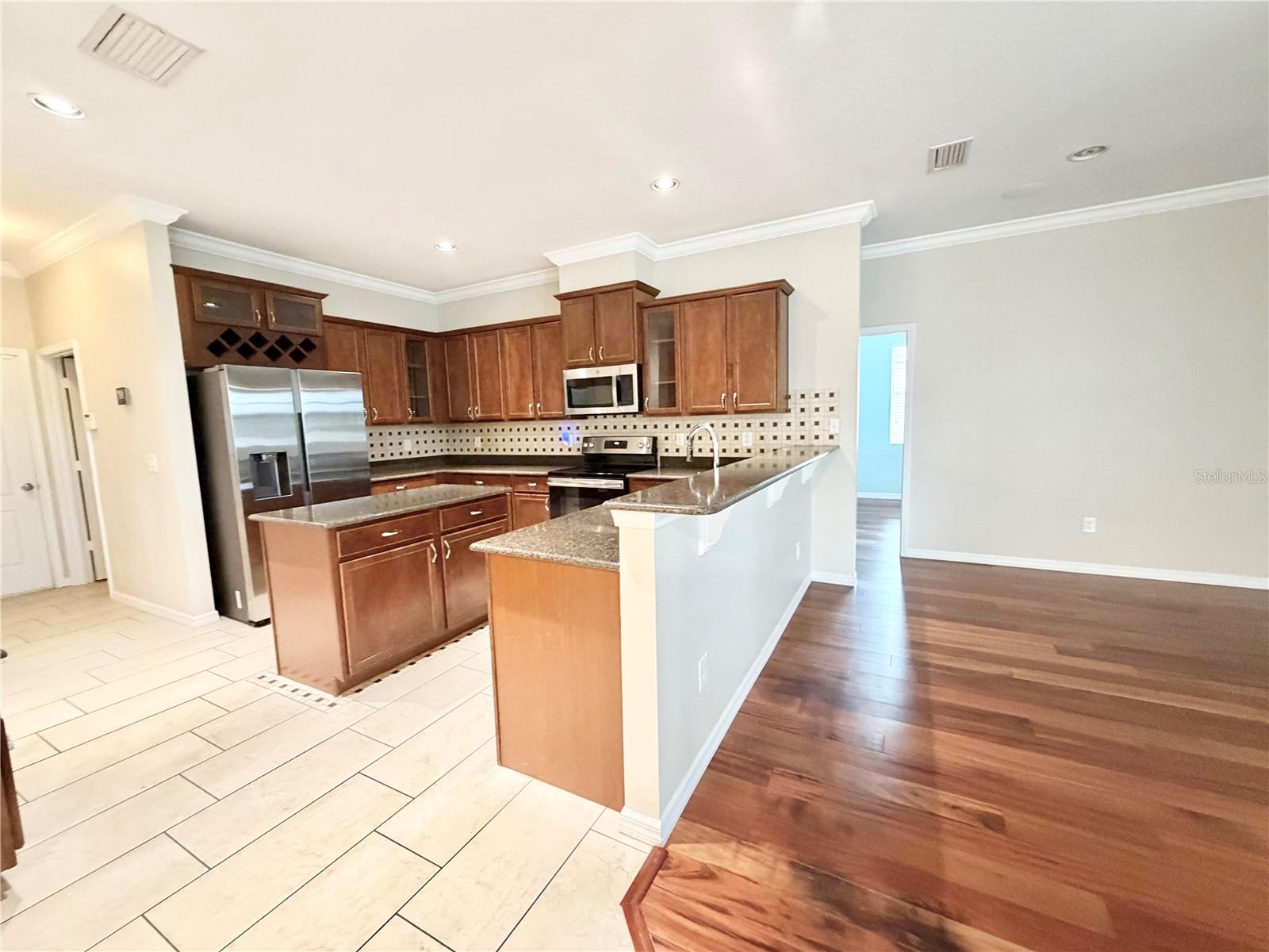 CHAPMAN COVE - Residential Lease