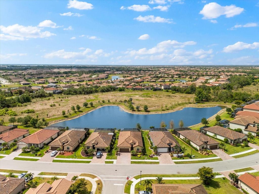 Photo of 12501 Cinqueterre Drive, Venice, FL 34293 (MLS # A4649137)